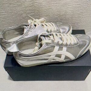 Silver and White Sneakers Onitsuka Tiger